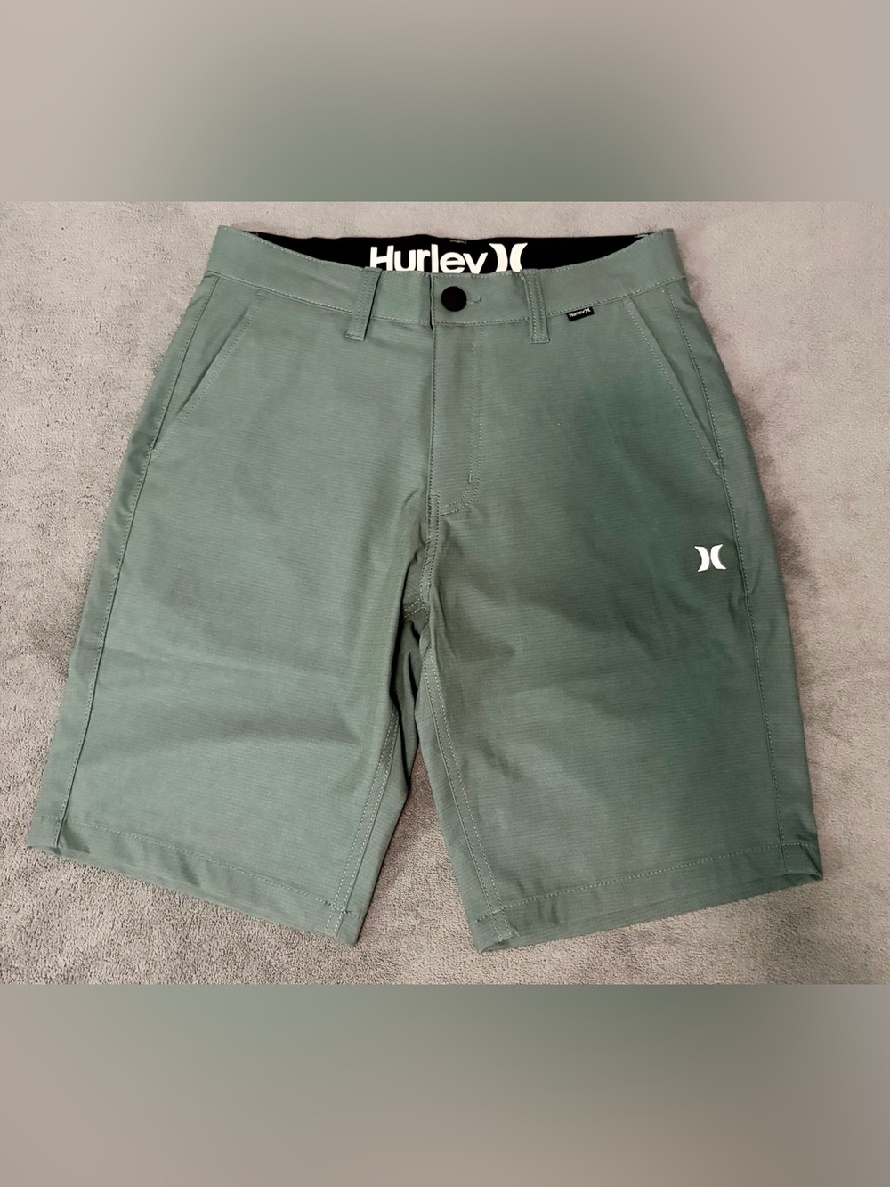 Hurley hybrid walkshorts - size 28